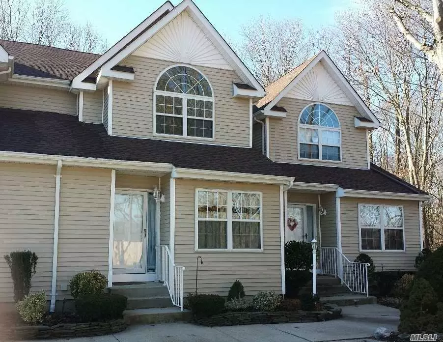 East Islip, Low Common Charges $237. Entry Foyer, 1/2 Bath, Eat In Kitchen, Dinning Room/Living Room With Gas Fireplace, D, Washer/Dryer, Rear Deck, 2nd Floor 2 Bed Rooms, Full Bath Jack And Jill, Master With Full Walk In Closets, Basement Finished, (Bath not on C/O), Rear Deck, Parking In Front Of Unit. .