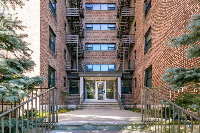 This Large 1 Bedroom Apartment Has A Spacious Living Room And Dining Area. All New Windows And Two New Wall Unit A.C. Co-Op Has Olympic-Sized Pool And Tennis Court On-Site Along With A Playground And Park-Like Central Area With Park Benches. Close Distance To Beautiful Cunningham Park. 24Hr Security. Express Bus To Manhattan On Bell Blvd Or L.I.R.R On 42nd And Bell. Near Major Public Transportation And Shopping.