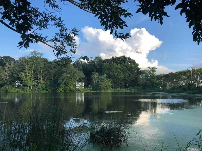 Zen Cottage On The Pond...Enjoy The Solitude Of Living In This Very Speical Artist&rsquo;s Retreat. Totally Private Yard On Scudders Pond, 30 Second Stroll To The Beach.North Shore Schools, Beach Privileges.