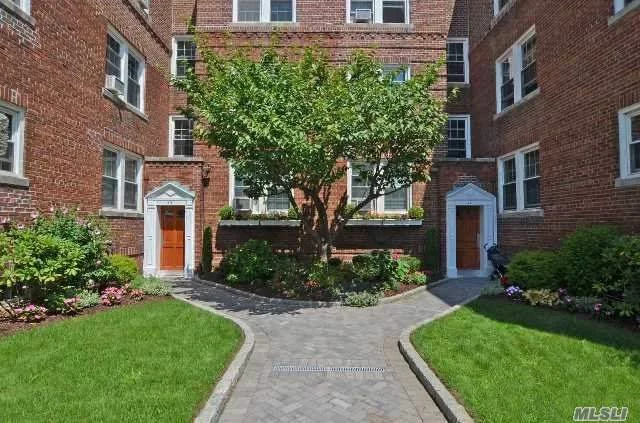 Beautifully Maintained 2 Bedroom/1 Bath, 1st Floor Apartment In Gaynor Gardens. Large Living Room W/French Doors, Lovely Dining Room, Kitchen W/Stainless Appliances, And Large Bedroomwith Ample Closet Space. Wonderful Architectural Details And Wood Floors Throughout. Laundry & Storage In Basement. Located In The Heart Of Manhasset...Walk To All. Maintenance $838.50/Monthly.