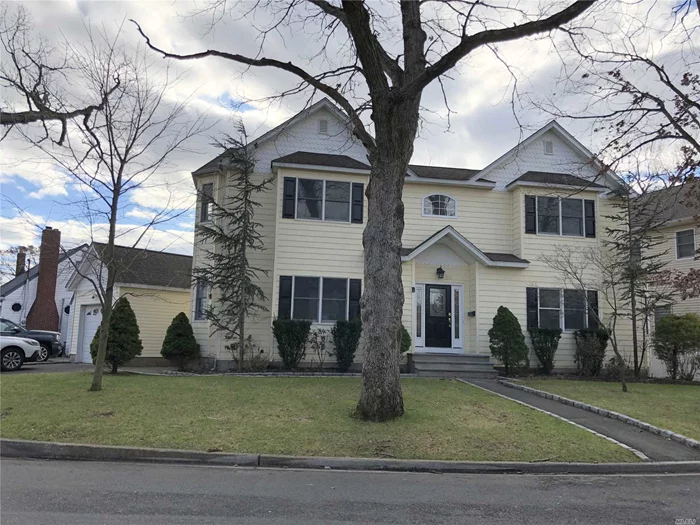 Striking Lenox Hills Custom Colonial. Features A Large Lr, Formal Dining Room, Eik W/Mostly New Appliances, Den With New Custom Stone Fireplace Exterior, 1/2 Bth On 1st Floor. 2nd Floor Includes Skylite, 4 Large Bedrooms, Master Bth, Main Bth. New Lighting, Crown Mouldings And New Hardwood Floors. Available Immediately