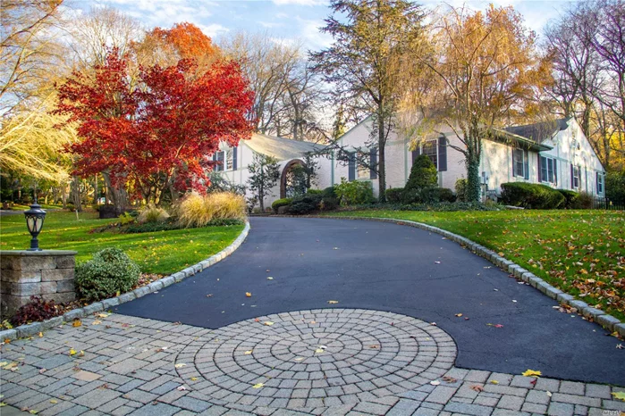 You&rsquo;ll Love This Farm-Ranch Style Home W/ Beautiful Courtyard, Centrally Located/Close To The Elem. School, Shopping, Restaurants, Supermarkets, Dog Runs, Parks & Transportation. Situated On A Quiet Street In The Gates Of Woodbury, This House Features Unobstructed/Panoramic Views Of The Backyard From The Entire Back Of The House. The Eik Boasts Lots Of Counter Space & Is Open To The Den. Vaulted Ceilings Thru-Out & Super Large Basement. Set On 1 Acre. Low Taxes!! (Walt Whitman Elem/Hbt)