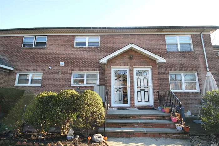 Turnpike Gardens, Upper Level B Unit Featuring A Large, Renovated, Eat-In Kitchen, H/W Floors, Central A/C, 2 Bedrooms Plus An Attic For Storage. Located On A Quiet, Tree-Lined Street Close To Q31, Q17, Q88 And Q30 Buses. Zoned For Sd# 26, Ps 173 And Jhs 216.