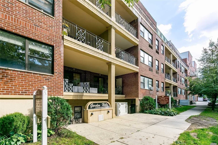 Beautiful Sunny 1 Bedroom Apartment With Extra Storage Room. Unit Has Own Washer And Dryer. Granite Top Kitchen, Hardwood Floor. Close To Transportation.