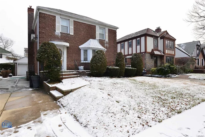 Huge, Extended, Rarely Found House In Prime Location Of Fresh Meadows. Detached House Features 5 Bedrooms, 2.5 Bathrooms, Large Eat-In Kitchen, Finished Basement And Central Air Conditioning System. Lot Size 42X100, Building Size 27X40. Excellent Location, Steps To Union Tpke,  Transportation.