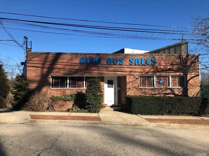 Walking Distance To LIRR. Excellent Cond 2 Story Bldg, 4 Yr old Roof, 3 Yr old Gas-2 Zone + C/Ac, Alarm, Boasting High End Finishes + All The Amenities -Almost New Hdwd Flrs + Wi-Fi, And Surround Sound Thru-Out. Granite In Reception Area, 6 Panel Hdwd Doors, Amazing Dry Storage Space w/ 9&rsquo; Ceilings, Off Street Pkg 8-10 Cars. 1st Floor =reception Area, Conference Area, 3 Private Offices, Plus 2 Cubicles, 2 Facilities And Kitchenette. Lower Level =reception Area, 2 Private Offices, 4 Cubicles.