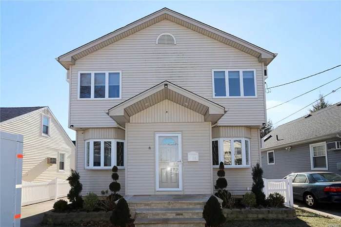 Beautiful Manicured Colonial North Of Pike, Featuring 5 Years Young Boiler And Water Heater. Kitchen With Sliding Doors To Deck, Granite Countertop, Stainless Steel Appliances. Master Bedroom Featuring Walk-In Closet, 3 Full Baths, 3 Zone Heating, L.E.Ds Throughout. Located On Dead End Street, 3 Blocks To All Schools.