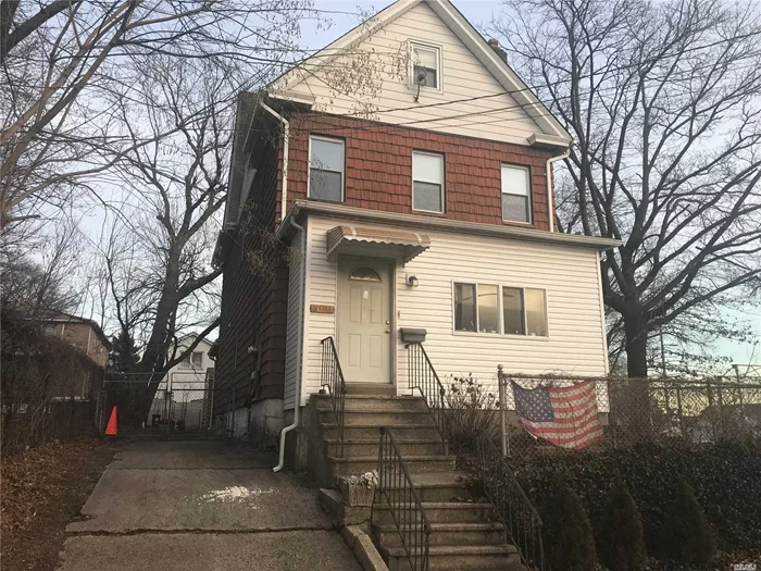 Large Two Family 167St. H.H.Expwy. Many Buses, Long Private Driveway. 2nd Floor, 3 B/R Duplex. Vacant On Title! P.S. 163.....Usa Two Family....Large House...4 Bedrooms, Three Floors + Basement W/ Sep Entrance. All Separate Heat, Hot Water And Electric. Ideal For Living Or Investment