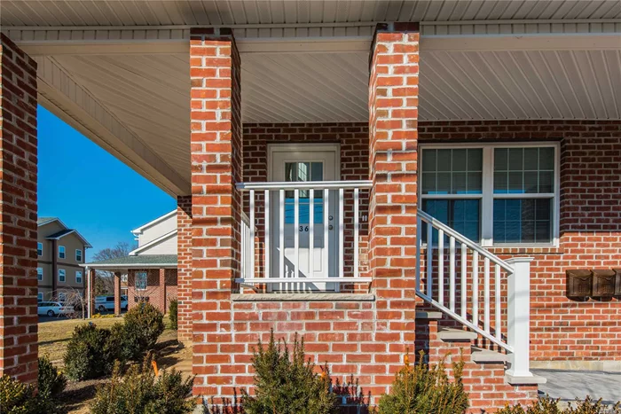 Beautiful Sunlit Unit On The Second Floor. Enjoy The Convenience Of Having Laundry In Your Unit And A Private Garage. Close To Shopping, Dining, Beaches, Parks, And Transportation.