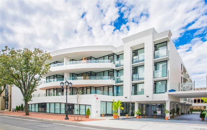 Great Neck. Great Neck&rsquo;s Newest Luxury Doorman Rental Building.In Top Central Location Built With The Finest Of Finishes. Be The First To Live In This Magnificent Building W/ Roof Deck, Washer/Dryer In Unit, Garage Parking, Gym And More!