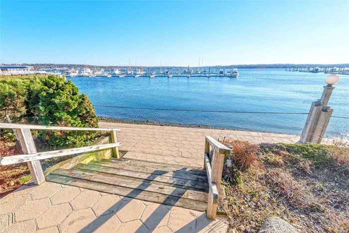 Jaw Dropping Views Of Manhasset Bay From This Turn Key, 3/4 Bedroom Townhouse, Recently Renovated From Top To Bottom, Inside And Out. Spectacular Water Views From All Three Levels. New Roof, Siding, Decking, Hw Floors, 3.5 Baths, Kitchen & More! Vacation 365 Days A Year. Annual Maintenance $4000 (Snow Removal, Gardening And Water)