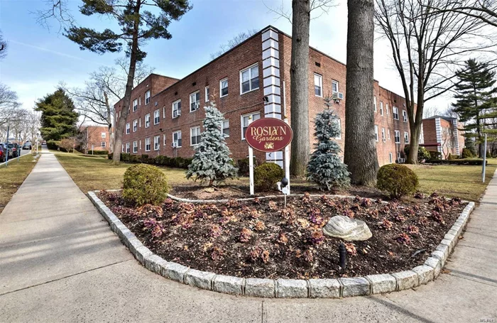 Beautiful Complex. Great Location.Close To Lirr,  Sun Drenched Unit Consists Of Entrance Foyer, Lv/Drm, Eik, F/Bth. Open Layout. Hw Floors. Updated Kitchen, S/S Appliances, Granite Counters, Ceramic Tile Floor. Large Living Room And Bedroom. Many Lg. Closets, Star Reduction Is $93.67 Monthly Lowering Your Common Charges To $641.51. Easy To Show.