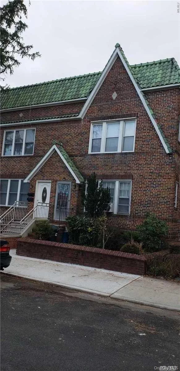 Very well maintained 2 Fam. Townhouse located in quiet prime bayside area, features 2/3 Brs, 2.5 Baths, Updated kitchens, finished basement. Close to Bell Blvd. LIRR and all shoppings, banks. etc. SD26