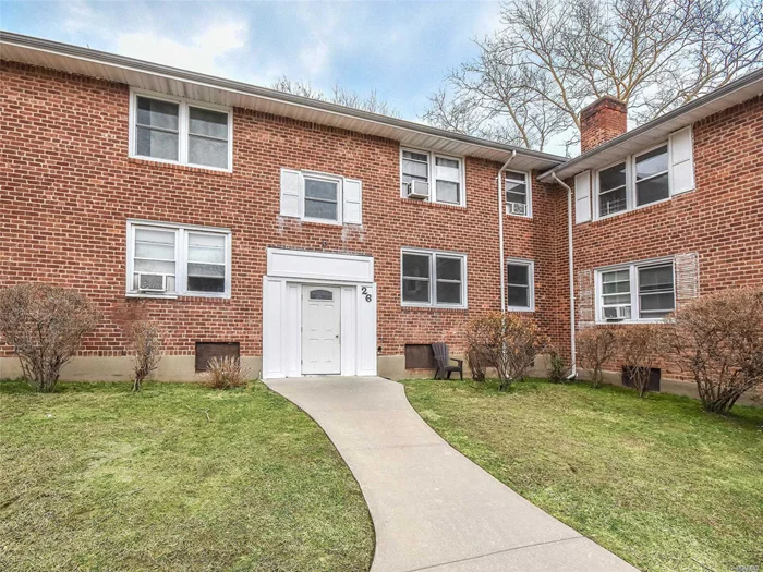 Beautiful updated unit with kitchen open to livingroom. Laundry room on premise.Close to parks beaches, and Glen Cove golf course. Pictures on actual unit-same layout.