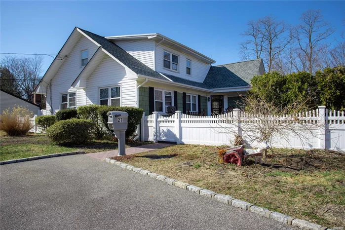 Charming house on dead end block, with updated floors, brand new custom staircase, updated full bath, sitting on beautiful large backyard, Islip school district . You don&rsquo;t want to miss out on this home.