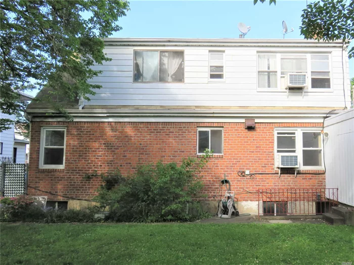 Large Detached Brick 2 Family With Lots Of Income Potential On A Large 6, 000 Sq, Ft Lot Size! 1st floor is fully updated with full finished basement with two separate entrances. Great Bayside Location And Close To All. School District 26. Must See To Appreciate This Beautiful Home!