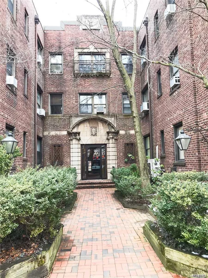 Fantastic Great Neck Village Location!! Beautiful 1 Bedroom, 1 Bath Apt That Has Been Renovated With Hardwood Floors Throughout. Includes Water and is Walking Distance To Train, Buses And Shopping Center. Washer And Dryer In Basement. Pet Friendly Bldg.