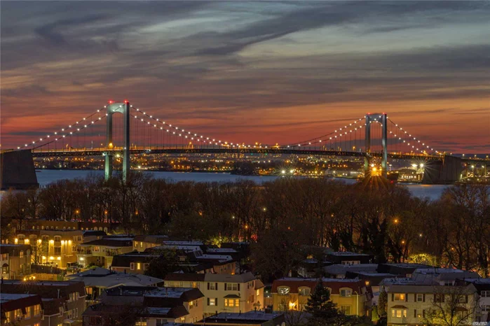 Bayside One bedroom in the dog-friendly Americana at the Towers at Water&rsquo;s Edge. This one bedroom offers spectacular panoramic and breathtaking views of the Bridge, water and NYC Skyline. Rare opportunity and won&rsquo;t last! Enjoy Resort style living with 24 hr doorman, health club, spa, outdoor heated pools, tennis, On-site salon, cleaners, cafe/convenience store. Close to local & express bus to NYC, stores, shopping.