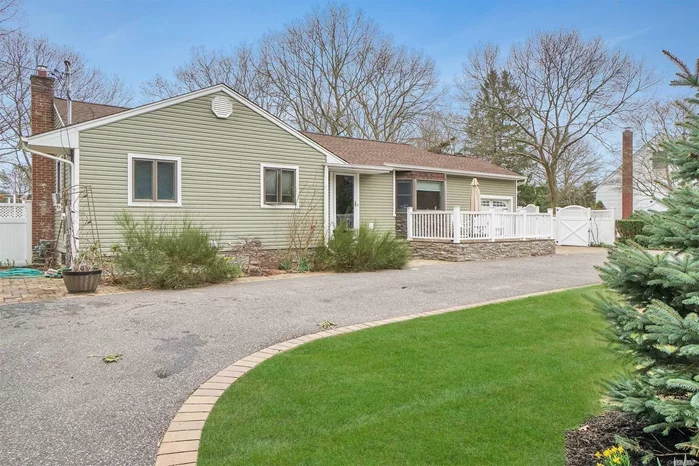 Welcome to Horse Country! beautiful Ranch with 6 stall center aisle barn on Connetquot Park! In ground pool, paver patio, circular driveway, Horse lovers paradise!