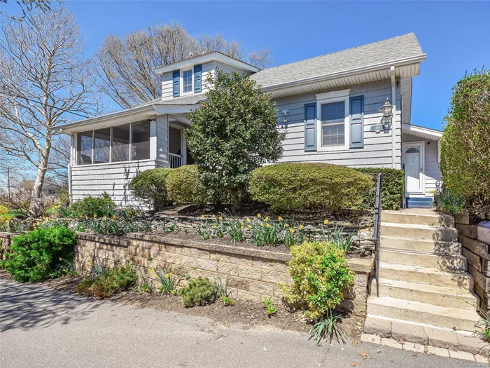 Sitting Pretty High Above Prospect Park Looking Across To A Winter Waterview Glimpse Of The Harbor. Lovely Screened In Porch With Panoramic View, Stone Wood Burning Fireplace And Private Side Yard Highlight This Lovely Home. Close Proximity To Sea Cliff Beach, Memorial Park, Restaurants, Shops, Libraries And Sea Cliff Elementary School.