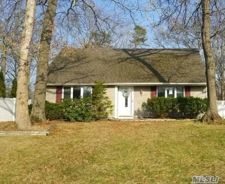 Cape Cod Available In Desirable Ridge! This Property Is Located Within A Quiet & Quaint Neighborhood, It Is Close To All Transportation, Shopping, Schools & More!