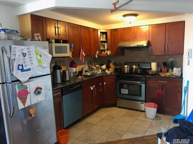 beautiful two bedroom two bathroom and balcony. very big apt at heart of flushing,