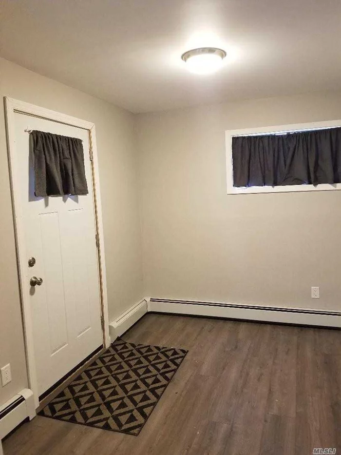 Beautifully remodeled 2 Bedroom Apartment. Brand new Kitchen, fresh paint, very clean.