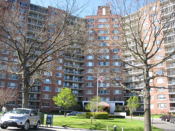 Co-op, Large Renovated Studio in 24Hr Doorman Building on High Floor, Southern Exposure facing Oakland Lake , Low Maintenance Includes All Utilities, Real Estate Taxes, Close to Long Island Rail Road, Shopping, Parkways, City and Express Buses