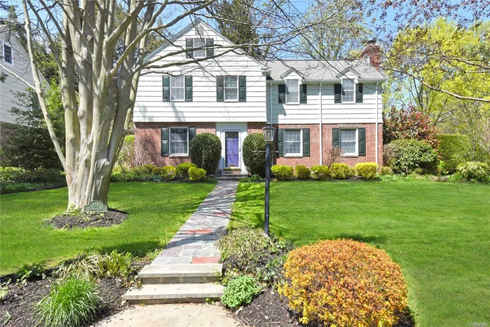 Classic Manhasset Bay Estates Center Hall Colonial is the one you&rsquo;ve been waiting for! The home&rsquo;s floor plan is tailor-made for an easy lifestyle: comfortable, oversized living room with fireplace, lovely formal dining room opening to the updated cook&rsquo;s kitchen with large, windowed eating area and adjoining family room. The first floor also includes laundry and a powder room. 4 Bedrooms and 2 full baths on the second floor include a large master with great closets and stunning bath.