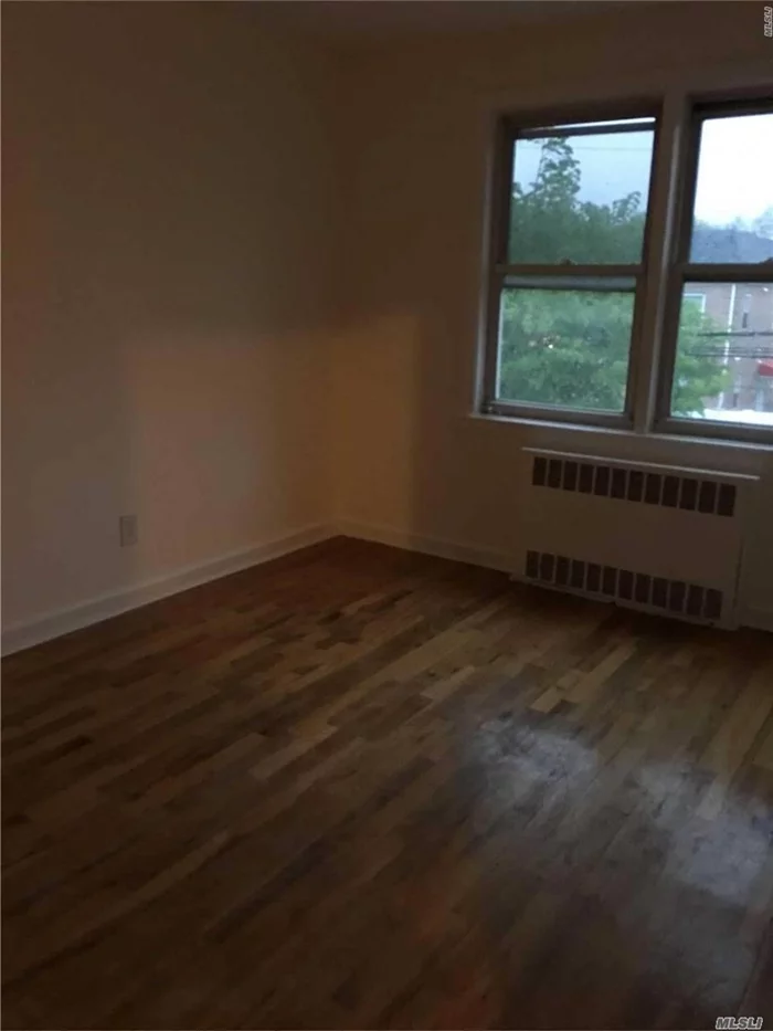 The excellent location of Fresh Meadows. Private House 2nd Fl Apt. Living Rm and Dining Rm, kitchen combo. 2 bedrooms and 1 full bath. 1 parking space. 1/2 block to laundromat. 1 blk to bus Q 30, Q31. Walking Distance to PS 173 & JHS 216.