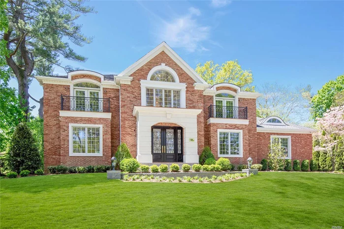 Welcome to this Gold Coast Grandeur! New to the market in the heart of Country Club. Palatial, elegant, extraordinary 5, 700 sqft. brick Colonial, 5 Br, 6.5 Baths, state-of-the-art gourmet kitchen with top-of-the-line appliances, radiant heat throughout foyer, powder Room & kitchen, open floor plan, quality craftsmanship throughout, set on exquisitely landscaped property. Renowned Wheatley/East Williston School District.