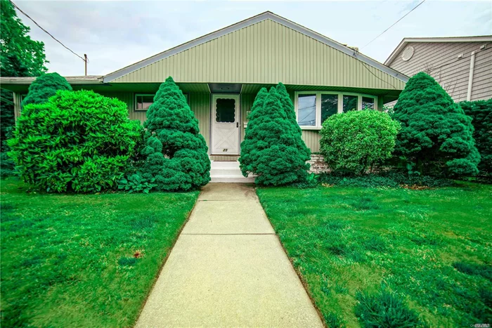 Optimal location in the Terrace! Dead end street!! Featuring private lush backyard, landscaping, This expandable ranch is waiting for your personal touch.