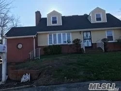 4 Large Bedroom with 2 full baths, Must See!!!! Extra Clean!!!walking to hospital, Syoset train