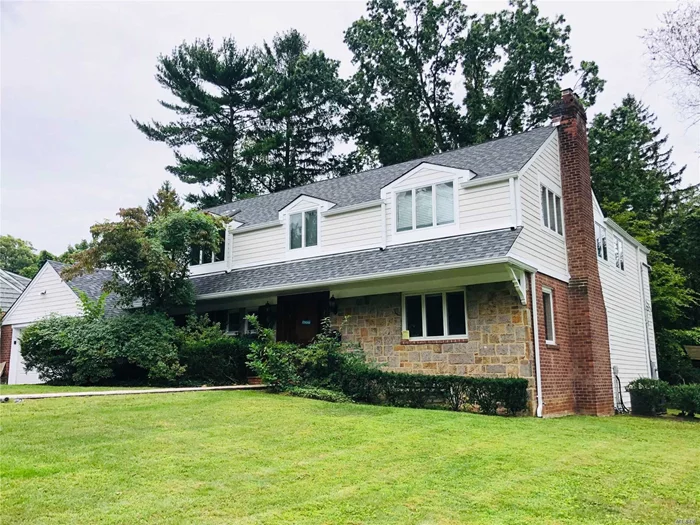 This Gorgeous Home Sits On A 28, 800 Sq. Ft. Lot And Offers An Estimated Gross Living Area Of 4800 Sq. Ft. The Sun-Drenched Family Room Showcases Wall To Wall Windows, With Views Of The Huge And Private Backyard, And Brings In An Abundance Of Sunlight, Shining On To The Well Kept Hardwood Floors Throughout. The Large Open Kitchen With All Stainless Steel Appliances And Granite Counter Top. Property Is Located Near All Amenities, Schools & Transportation.