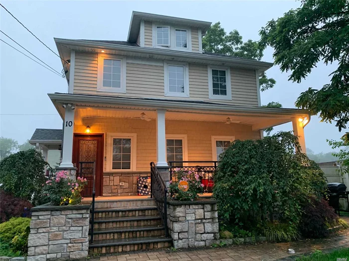 2Br, 1 Full Bath, Eik, LR, attic for storage, washer and dryer, mint condition. 1Parking spot included. Tenant in charge Of All Utilities. Close To Lirr & Bus Stop N21. This is an apartment located in a 2nd floor of a two family house. Broker fee.