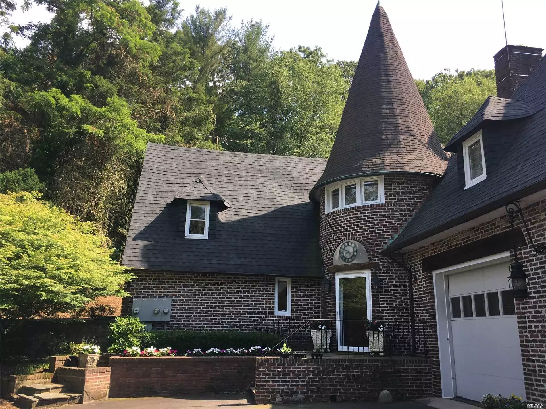 BEAUTIFUL HISTORIC COTTAGE ON PRIVATE SERENE ESTATE WITH A POND VIEW. FOUR BEDROOM, 3 FULL BATH AND 1/2 BATH, UPDATED KITCHEN, SUNROOM, LIVING ROOM, FLOORS UPDATED, NEW WINDOWS, LAUNDRY AREA, PRIVATE ENTRANCE , PATIO, AND PLENTY OF PARKING, DETACHED TWO CAR GARAGE .
