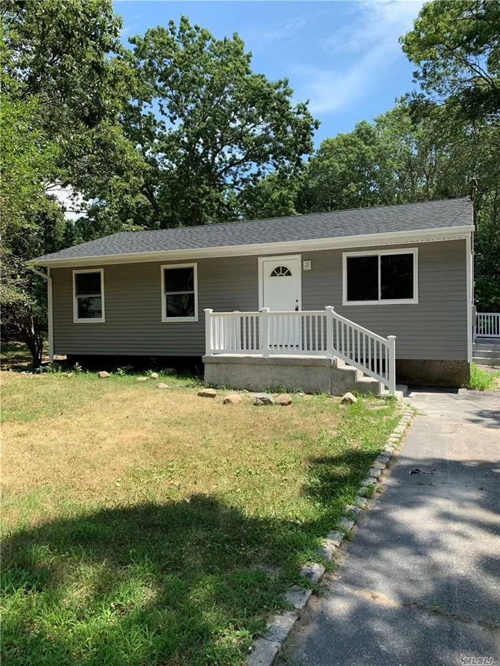 Beautiful fully renovated ranch style home 3 bedrooms and 1 full bath. New roof, New Kitchen and appliances, New windows, new moldings, fresh coat of paint, new doors, new finishes. Don&rsquo;t miss out on this gorgeous home.