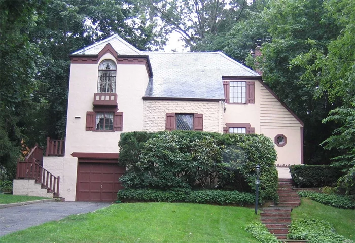 Pristine Clean Colonial in Charming Area of Beautifully Maintained Homes within Easy Distance to Library, Bus, Park, Town & Shopping, Park/Walk to Train, Large Private Backyard, Beautiful Stone Patio off Family Rm, CAC, Alarm, Greenhouse, Award Winning Manhasset School Dist 6, Munsey Park Elementary.