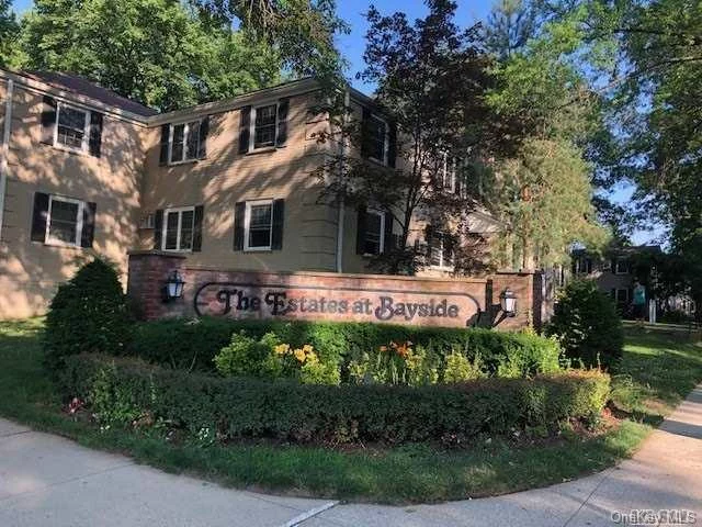 Private Entrance door To excellet Lower 2 bedrooms on East North corner Unit. washer/dryer combo in unit, open kitchen layout ..School #26. Bus Q27/QM5/8/35 To NYC. Block away to shopping/ post office/bank/restaurant/Starbucks/495 Highway/Bus .... allow as low as 10% down-payment !!! dog is ok !!! sublet after 2 year !!!no flip tax , no board interview.