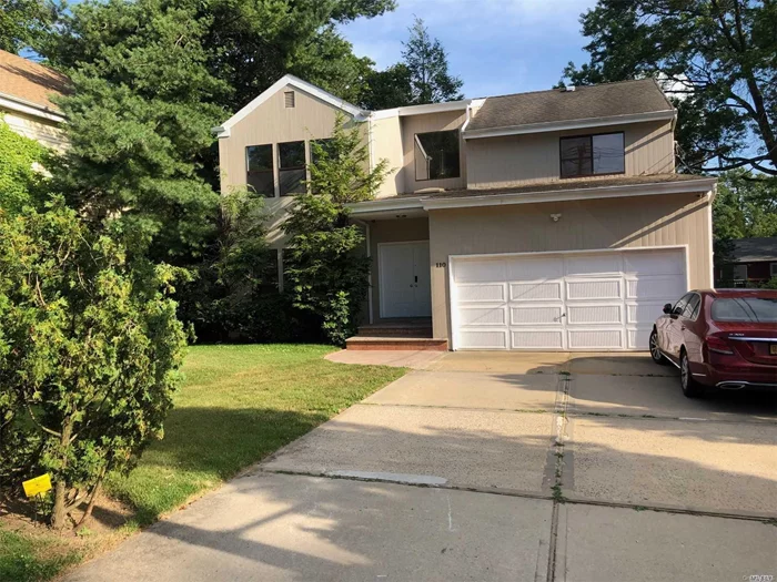 Sunny, bright and open space with a large deck in the backyard. Entry hall with cathedral ceiling and skylight lead to open space of LR, DR, EIK, laundry room, FR (with fireplace) sliding glass door to large deck in the backyard. One block from beautiful Thomaston park.