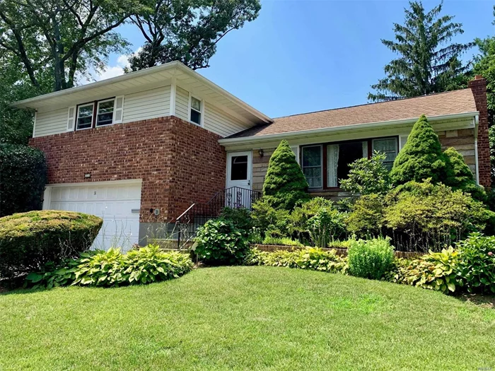 This great split-ranch is on a quiet, tree-lined, cul-de-sac in the heart of Glen Cove. The beautiful property provides multiple areas to entertain. The 3-bed & 2.5 bath house has great bones; with over 2000 square feet of living space, there is plenty of room for all. Close to shopping yet it maintains a tranquil setting. A must see!!