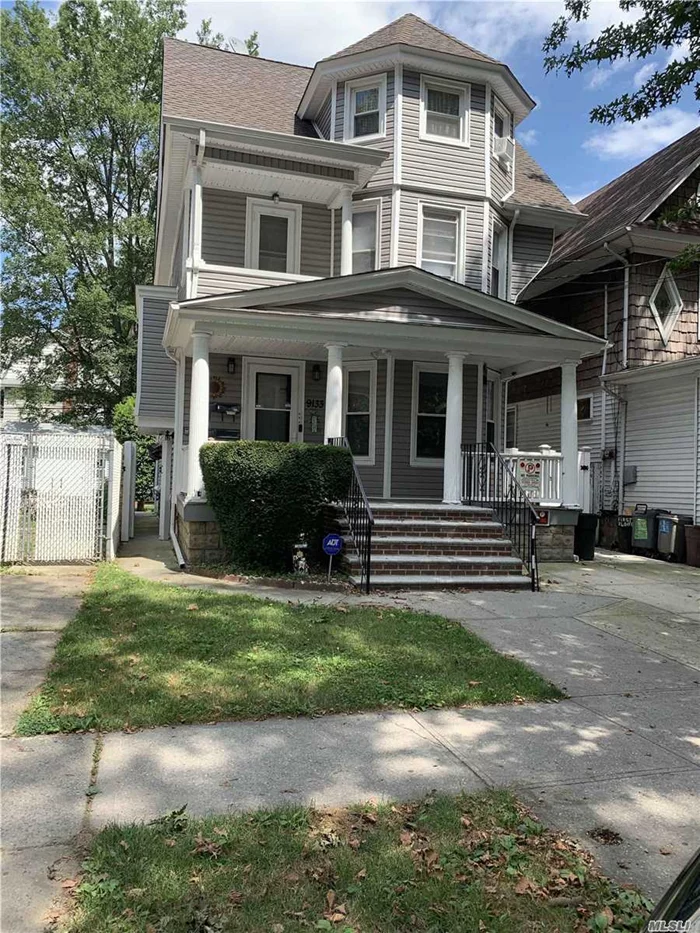 Newly renovated 2 bedroom apartment with beautiufl hardwood floors throughtout. Eat-in Kitchen, living room. A lot of windows, and storage. Central A/C, a cozy Balcony and access to the backyard. Gas, water, electricity and heat included.