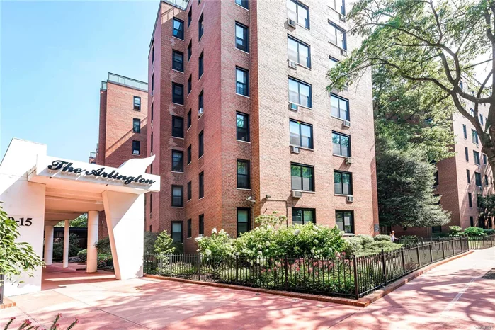 THIS LOVELY 2 BEDROOM/1 BATH (JR.4) APARTMENT OFFERS A SPACIOUS LAYOUT IN THE QUIET AREA OF BRIARWOOD. ENJOY THE TREE LINED VIEWS FROM THE NEWLY INSTALLED WINDOWS, EAT-IN KITCHEN WITH UPDATED APPLIANCES AND MANY CLOSETS THROUGHOUT. THE ARLINGTON IS A PET FRIENDLY COOP OFFERING A 24 HR CONCIERGE, NEWLY INSTALLED ELEVATORS, INDOOR PLAYROOM, OUTDOOR PLAYGROUND AND SITTING AREA, GARAGE(W/L), STORAGE(W/L) AND BIKE ROOM. CONVENIENTLY LOCATED NEAR THE BRIARWOOD TRAIN STATION, SCHOOLS & SHOPPING AREAS.