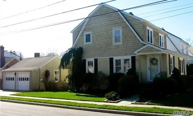 Charming & Updated Sunny Colonial In The Heart Of Manhasset. 4 Blocks From Lirr/Town. Tuscan Style Kitchen With Granite Counter-top/Modern Appliances. Access To Full-bath On 1st Fl Next To Eik. Sunny Living room/Dining room With Staircase Leads To 3 Bedrooms & 1 Fullback. 2 Car Garage With Lovely Yard, Space For Flower/Vege Garden . Quiet Street.