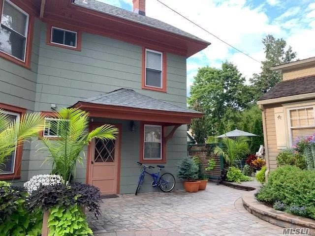 Sunny 1 bedroom apartment right in the heart of Port Jefferson Village w a BONUS ROOM .Close to restaurants, shops, and public transportation. Newly redone, spacious, with beautiful architectural ceilings. Freshly painted, professionally cleaned carpets, and a new oven and double set of skylights overlooking Port Jefferson Harbor.