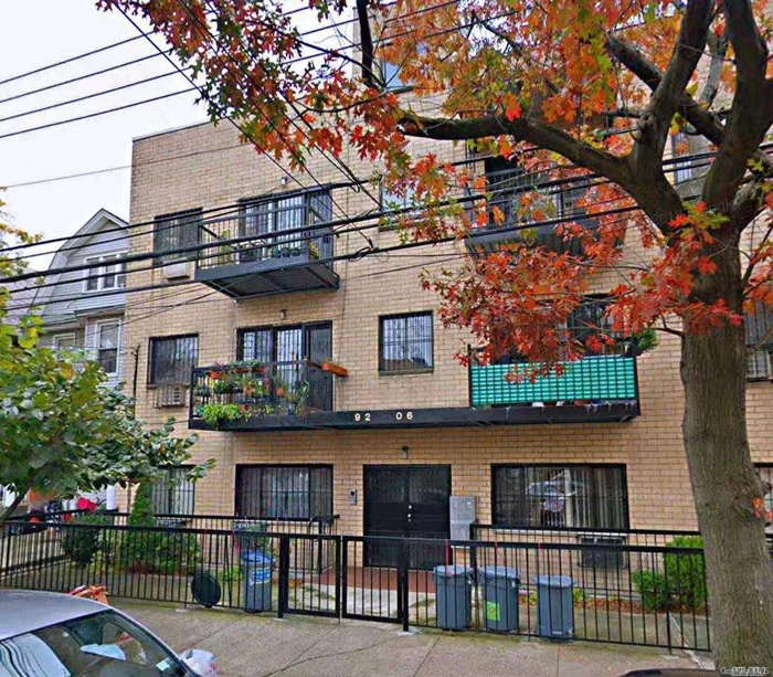 Elmhurst Central 2 Bedroom 2 Bath Condo. 1st Floor+High Ceiling Lower Level Combined 1, 272 Sqft. Located Minutes From Supermarkets, Restaurants, Coffee Houses, Shopping Malls, M/R/7 Subway, Q29/58 Buses.