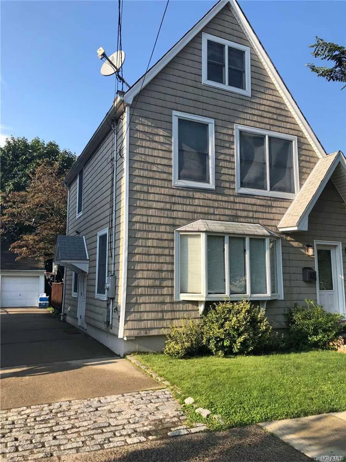 Gas heat, Gas cooking, Gas dryer, Gas hot water heater new roof, vinyl siding. Large deck and private yard. Herricks School. In superior condition. CAC and Underground sprinklers