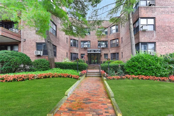 Great Neck Plaza Top Floor Unit! Tasteful Studio in a newly remodeled elevator building 3 blocks from the LIRR. On a lovely tree-lined street it boasts an Updated kitchen, Dining room, Living/Bedroom with high ceilings & hardwood floors, 4 closets, full time super on-premises, storage & laundry, Easy Street Parking, Wait List for Indoor Garage, Cats allowed. Mtc incl RE tax, heat & water. Incredible find & located perfectly near all Great Neck has to offer! Restaurants, Shopping, Parks.