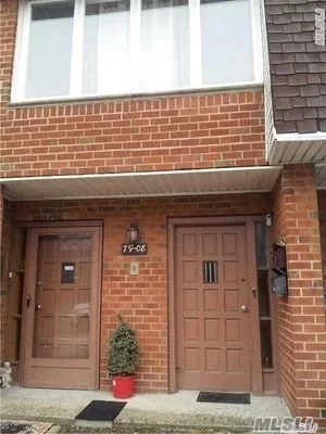 Very sunny , clean and cozy one bedroom apartment on 2nd floor in private house. Open concept, LR/DR combined . Hardwood floor.No pets, No smoking! Convenient location, close to buses and shopping. Ideal for people working in JFK.