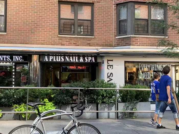 Mid-town Manhattan commercial district nail salon business for sale. 6 manicure stations, 4 pedicure stations, 2 facial rooms. Near Lexington Ave & 59th St R, N, W, 4, 5, 6 subway station. Lexington Ave & 63rd F, Q subway. Multiple bus routes.
